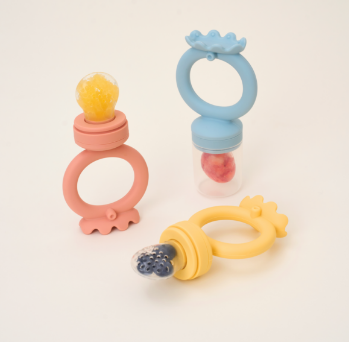 Baby Airtight <br /> Containers & <br /> Fruit Feeders